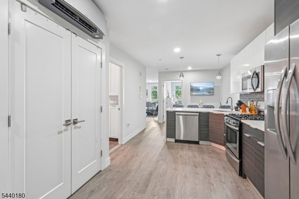 62 69Th St 209, Guttenberg Town, NJ 07093 — photo 5