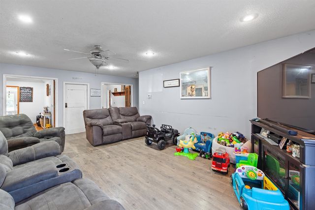 260 Renfrew Avenue, Adrian, MI 49221