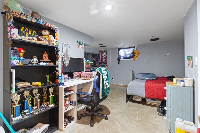 260 Renfrew Avenue, Adrian, MI 49221