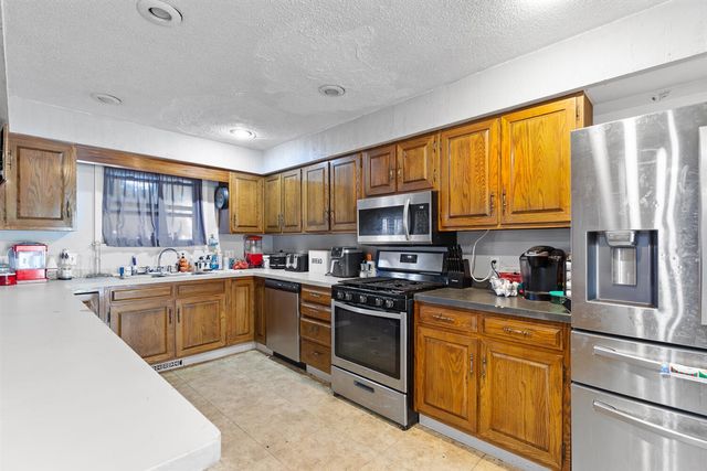 260 Renfrew Avenue, Adrian, MI 49221