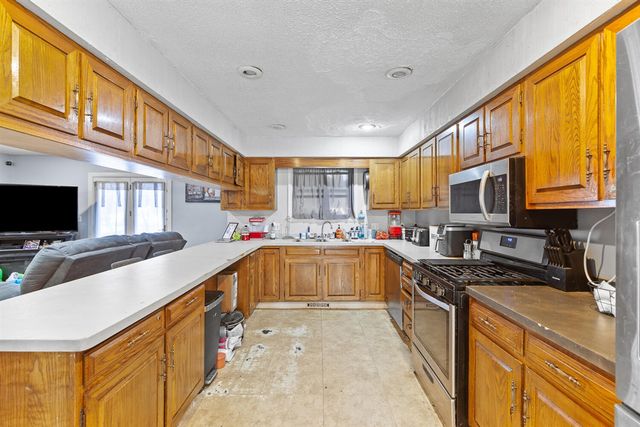 260 Renfrew Avenue, Adrian, MI 49221