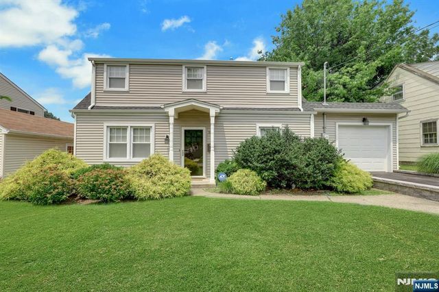 15 Lynne Avenue, Hawthorne, NJ 07506