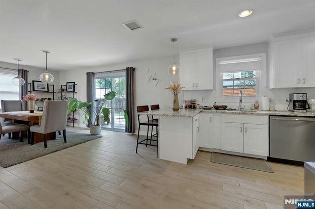 15 Lynne Avenue, Hawthorne, NJ 07506