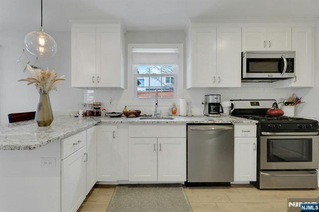 15 Lynne Avenue, Hawthorne, NJ 07506