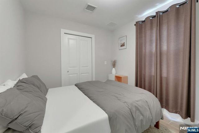 15 Lynne Avenue, Hawthorne, NJ 07506