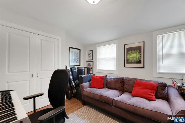 15 Lynne Avenue, Hawthorne, NJ 07506