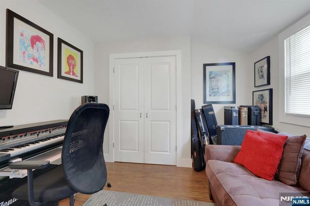 15 Lynne Avenue, Hawthorne, NJ 07506