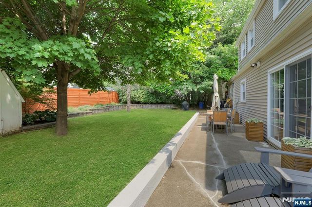 15 Lynne Avenue, Hawthorne, NJ 07506