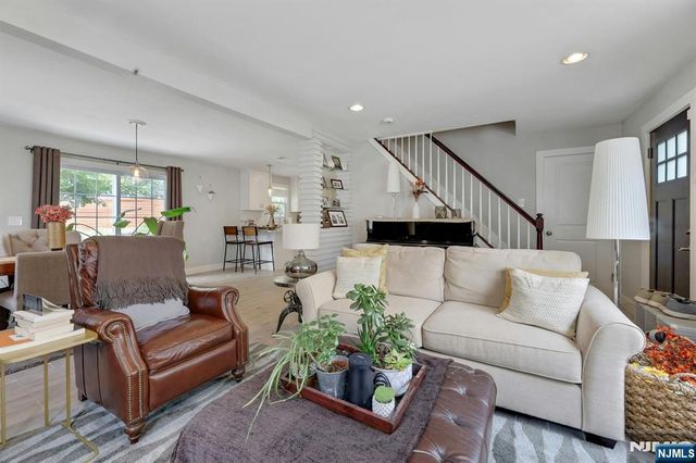 15 Lynne Avenue, Hawthorne, NJ 07506