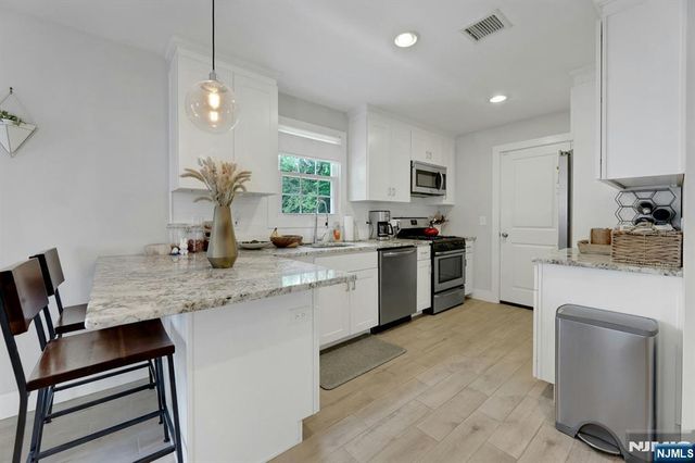 15 Lynne Avenue, Hawthorne, NJ 07506