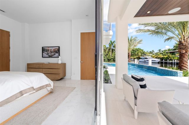 24 Fiesta Way, Fort Lauderdale, FL 33301