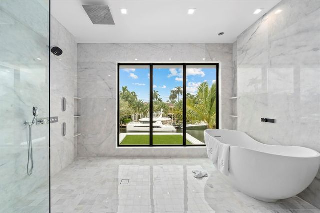 24 Fiesta Way, Fort Lauderdale, FL 33301