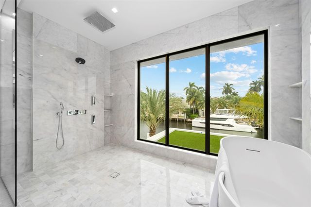 24 Fiesta Way, Fort Lauderdale, FL 33301