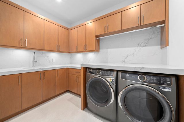24 Fiesta Way, Fort Lauderdale, FL 33301