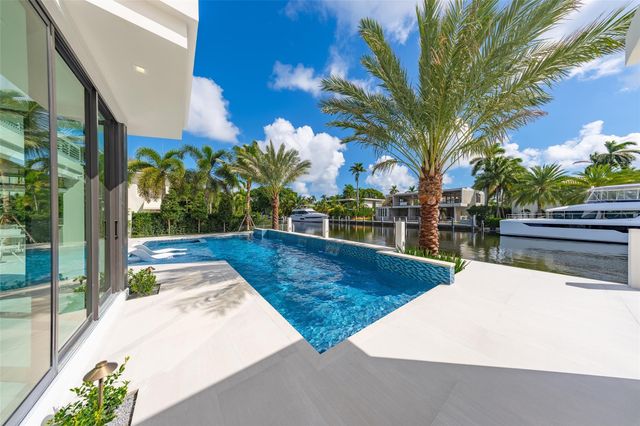 24 Fiesta Way, Fort Lauderdale, FL 33301