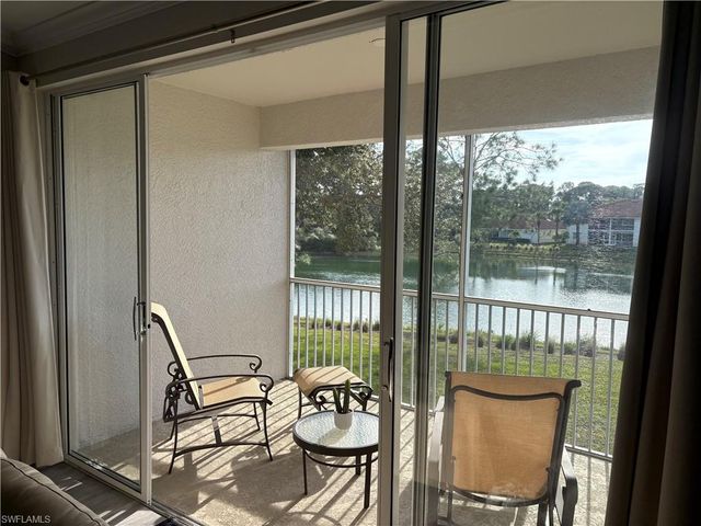 685 Luisa LN # 4, Naples, FL 34104