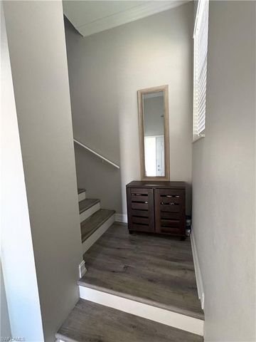 685 Luisa LN # 4, Naples, FL 34104