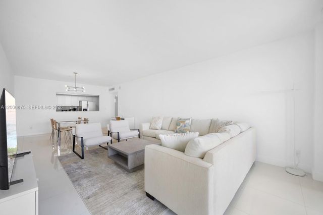 19370 Collins Ave 1122, Sunny Isles Beach, FL 33160