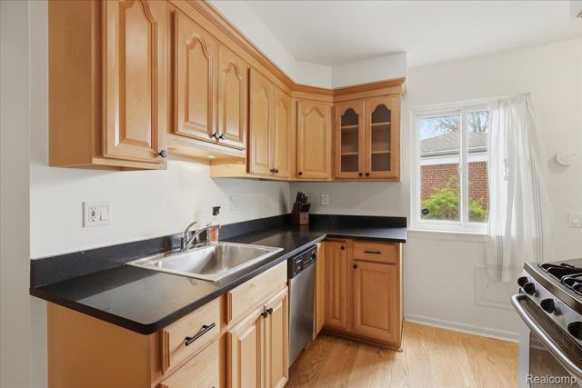 28146 Park Court, Madison Heights, MI 48071