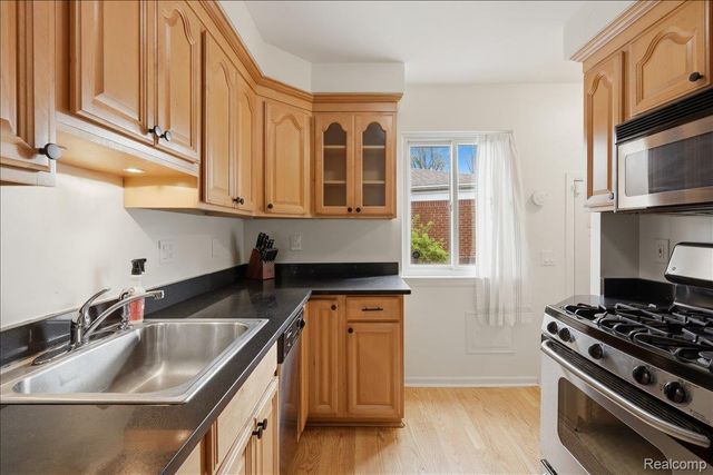 28146 Park Court, Madison Heights, MI 48071