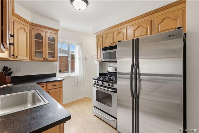 28146 Park Court, Madison Heights, MI 48071