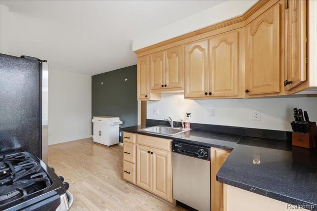 28146 Park Court, Madison Heights, MI 48071