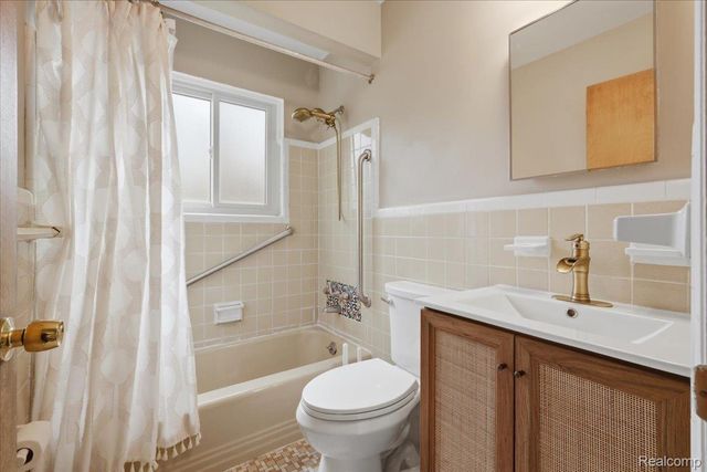 28146 Park Court, Madison Heights, MI 48071