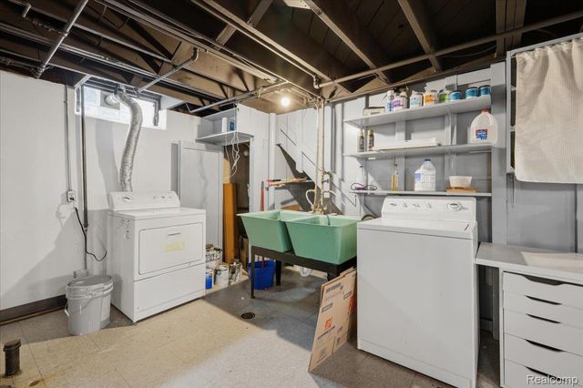 28146 Park Court, Madison Heights, MI 48071