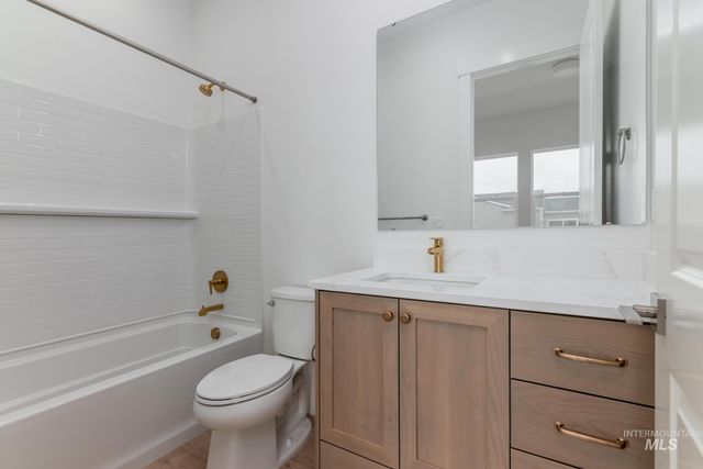 2716 N Leatherwood Pl, Star, ID 83669