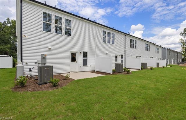 934 Poets Walk Road, Whitsett, NC 27377