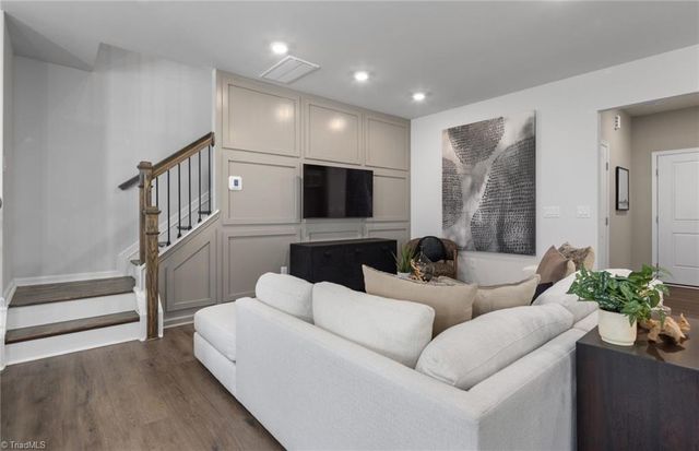 934 Poets Walk Road, Whitsett, NC 27377