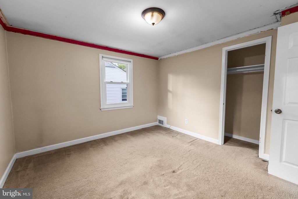 Image 10 of property listing at 4571 AKRON ST, Temple Hills, MD 20748