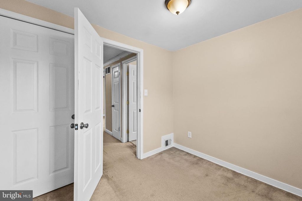 Image 12 of property listing at 4571 AKRON ST, Temple Hills, MD 20748