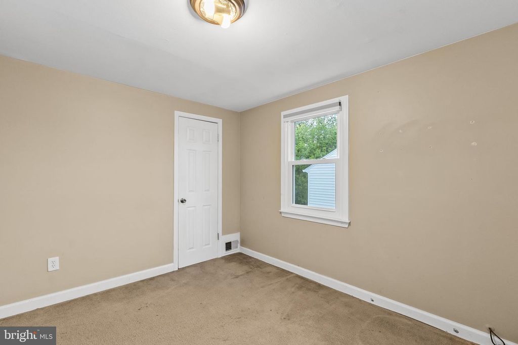 Image 15 of property listing at 4571 AKRON ST, Temple Hills, MD 20748