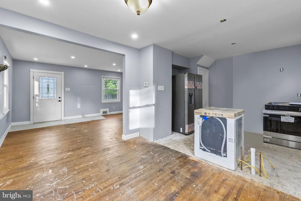Image 7 of property listing at 4571 AKRON ST, Temple Hills, MD 20748