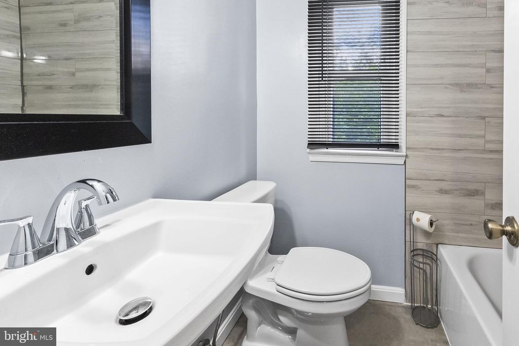 Image 8 of property listing at 4571 AKRON ST, Temple Hills, MD 20748
