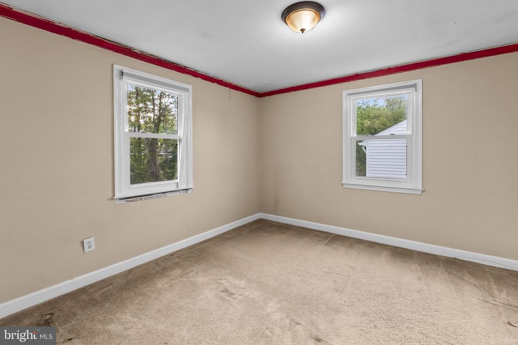 Image 9 of property listing at 4571 AKRON ST, Temple Hills, MD 20748