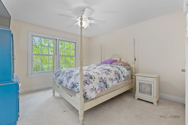 14805 Creekside Path, Libertyville, IL 60048