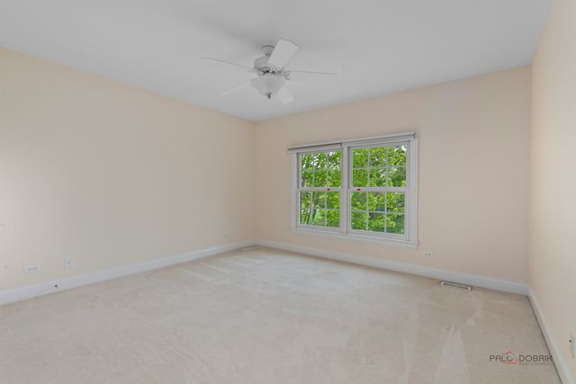 14805 Creekside Path, Libertyville, IL 60048