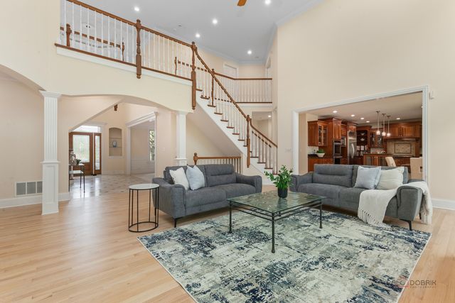 14805 Creekside Path, Libertyville, IL 60048