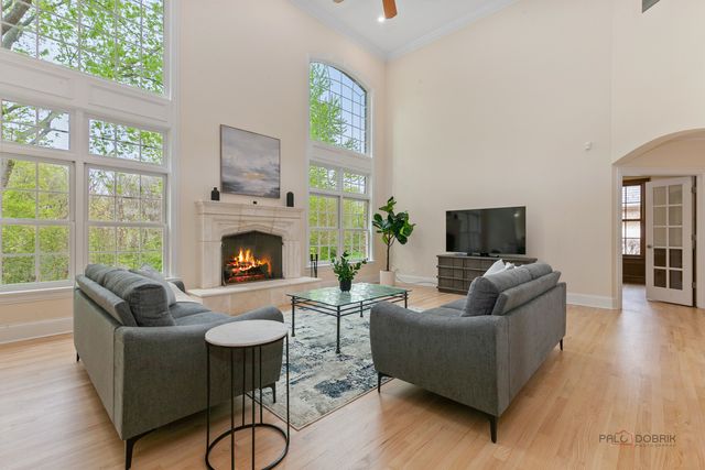 14805 Creekside Path, Libertyville, IL 60048