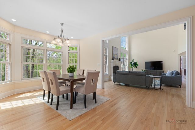 14805 Creekside Path, Libertyville, IL 60048
