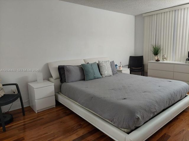 486 NW 165th St Rd B-103, Miami, FL 33169