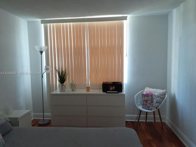486 NW 165th St Rd B-103, Miami, FL 33169