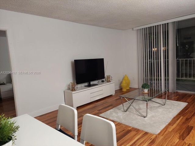 486 NW 165th St Rd B-103, Miami, FL 33169