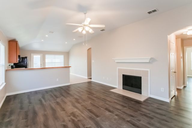 1208 Mountain Peak Drive, Fort Worth, TX 76052