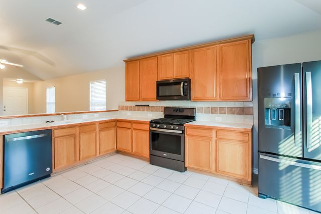 1208 Mountain Peak Drive, Fort Worth, TX 76052