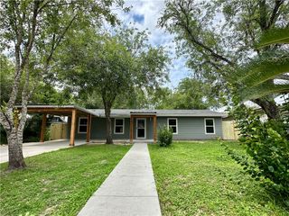 1203 E Hutchinson St, Beeville, TX 78102