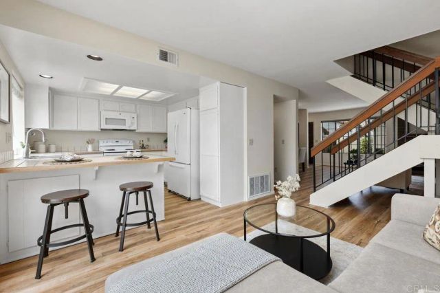 6890 Peach Tree Road, Carlsbad, CA 92011