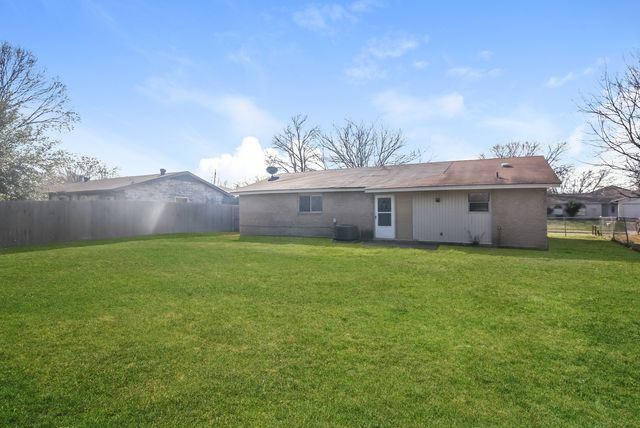 1546 Willowbrook Street, Lancaster, TX 75134